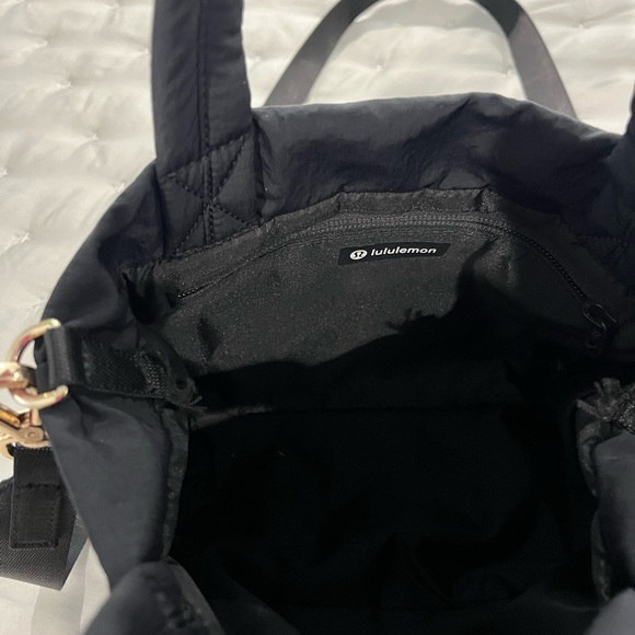 lululemon athletica Midnight Black Crossbody Bag - Picture 4 of 4